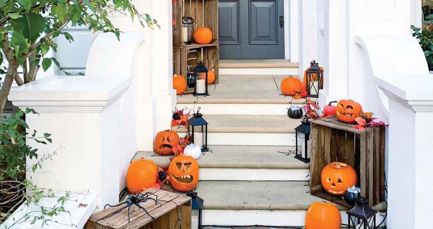 Halloween door decorations - pumpkin lanterns