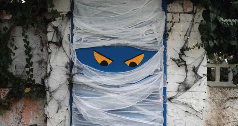 Halloween door decorations - spooky door cover